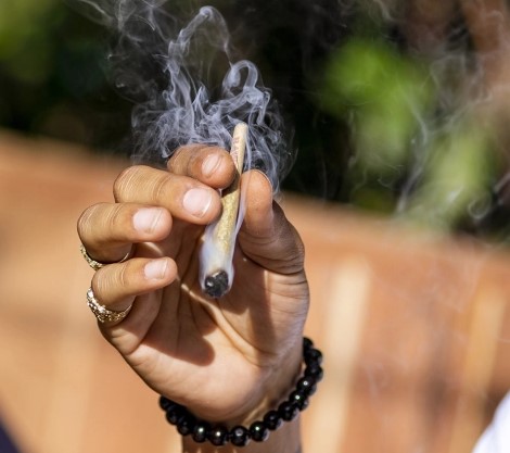 How to Smoke Weed hotboxing guide 12 - How to Smoke Weed